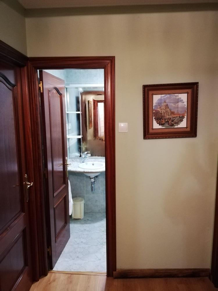 Hostal Restaurante La Cepa Cariño Zewnętrze zdjęcie