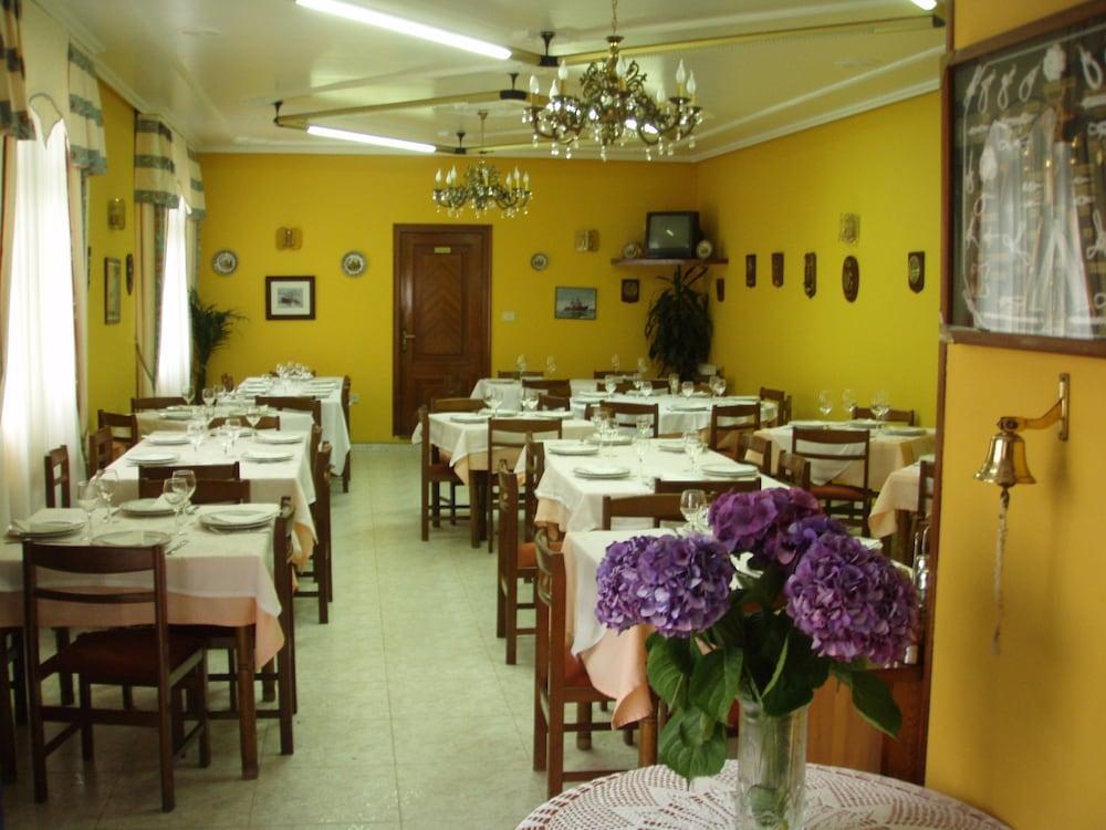 Hostal Restaurante La Cepa Cariño Zewnętrze zdjęcie